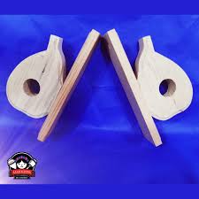 cortinero de madera estilo pera
